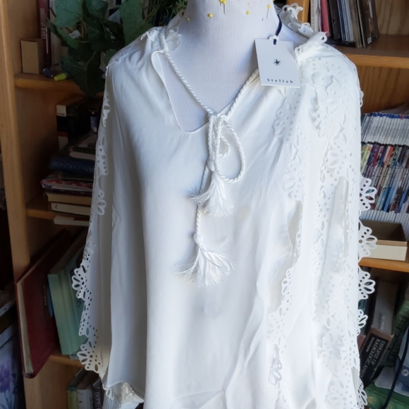 Stellah Tops - Blouse escallop edging